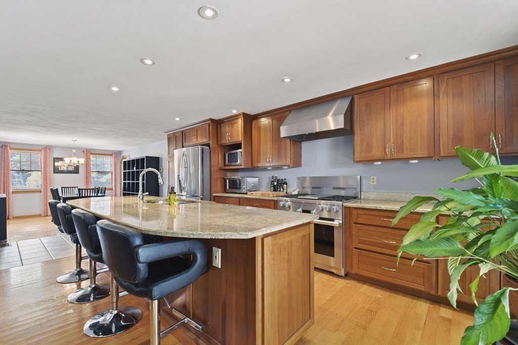33 Wilson Road Dracut, MA 01826 - Photo 20 of 39 Gallery Image 20