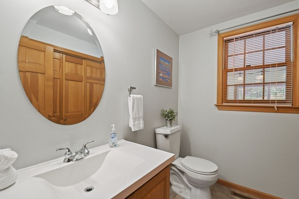 33 Wilson Road Dracut, MA 01826 - Photo 23 of 39 Gallery Image 23