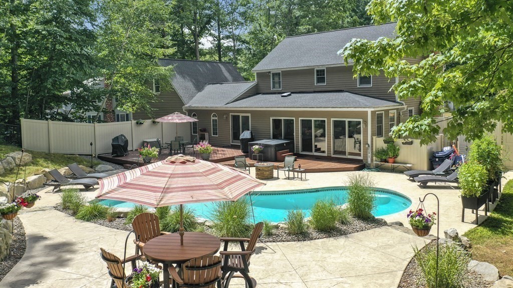33 Wilson Road Dracut, MA 01826 - Photo 8 of 39 Gallery Image 8