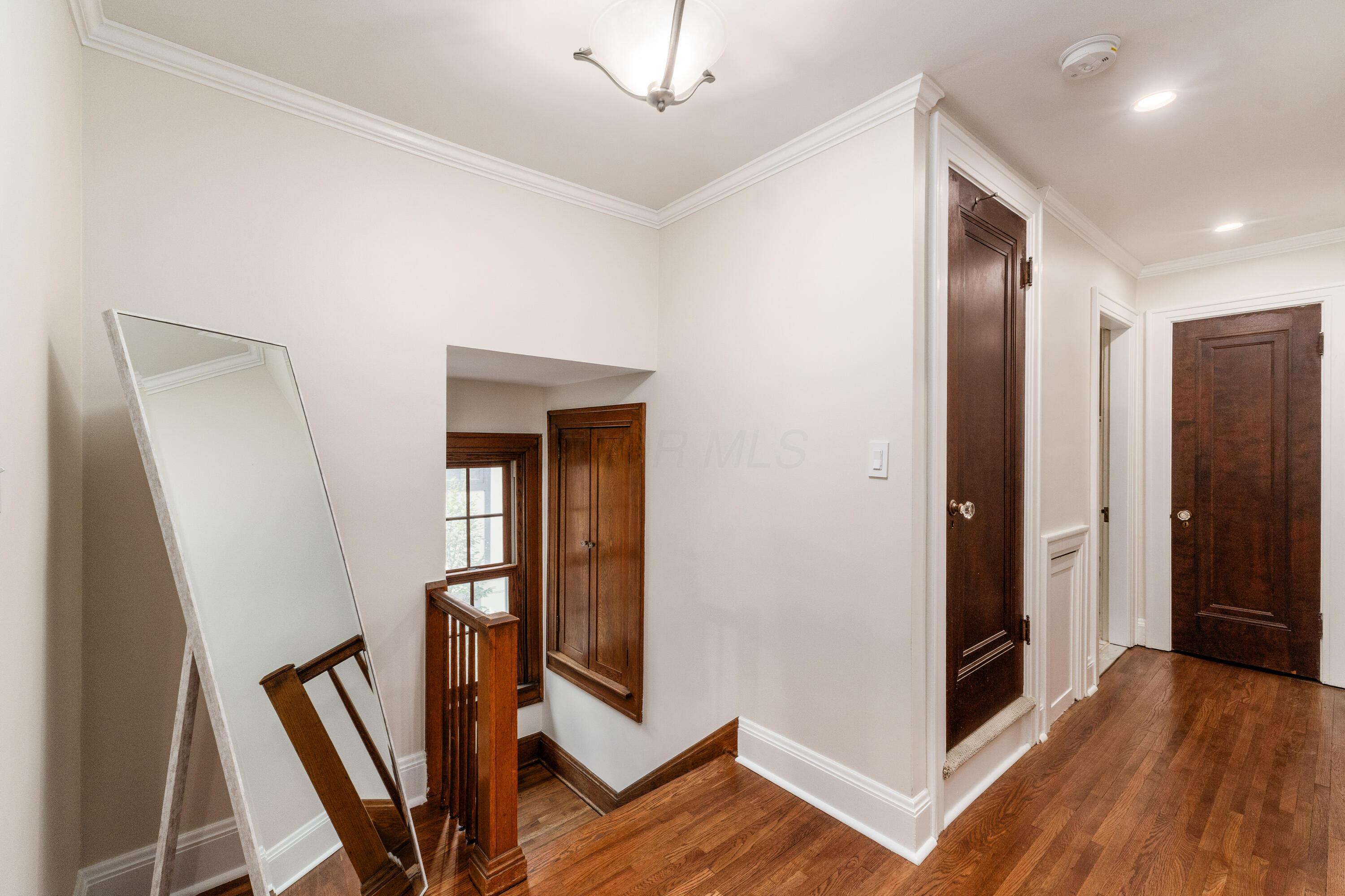 2558 Bryden Road Bexley, OH 43209 - Photo 22 of 45 2nd floor landing