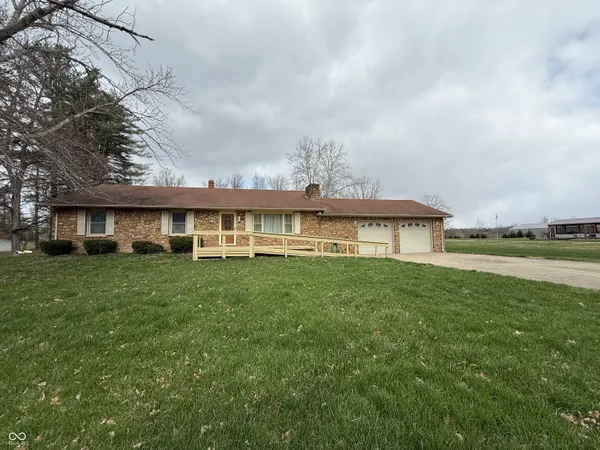 $285,000 | 8020 West Deaver Road, Columbus, IN 47201