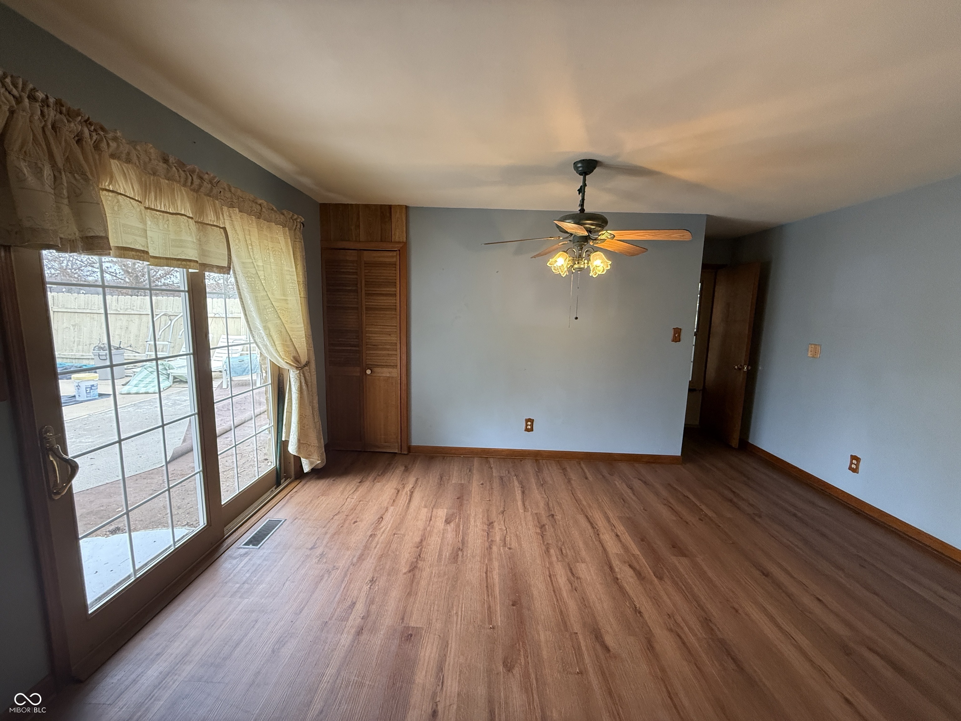 8020 West Deaver Road Columbus, IN 47201 - Photo 12 of 32