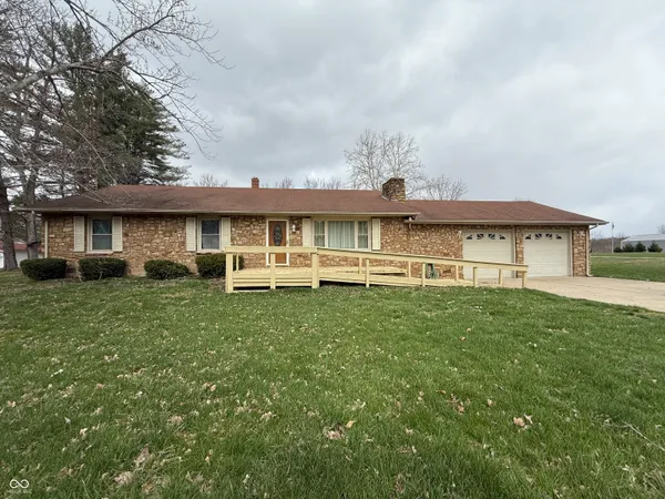 $285,000 | 8020 West Deaver Road, Columbus, IN 47201