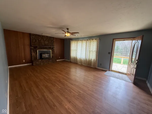 $285,000 | 8020 West Deaver Road, Columbus, IN 47201