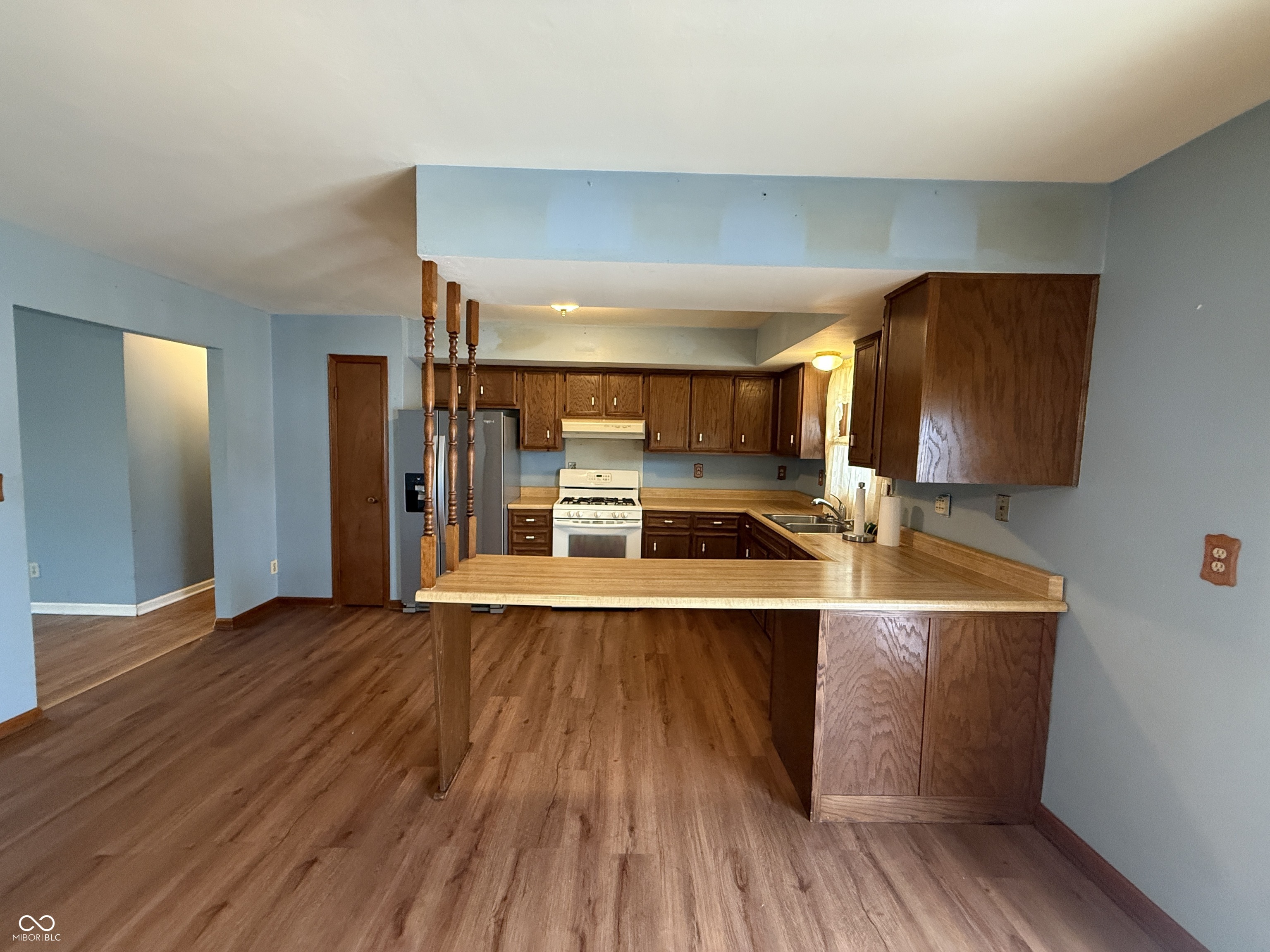 8020 West Deaver Road Columbus, IN 47201 - Photo 9 of 32