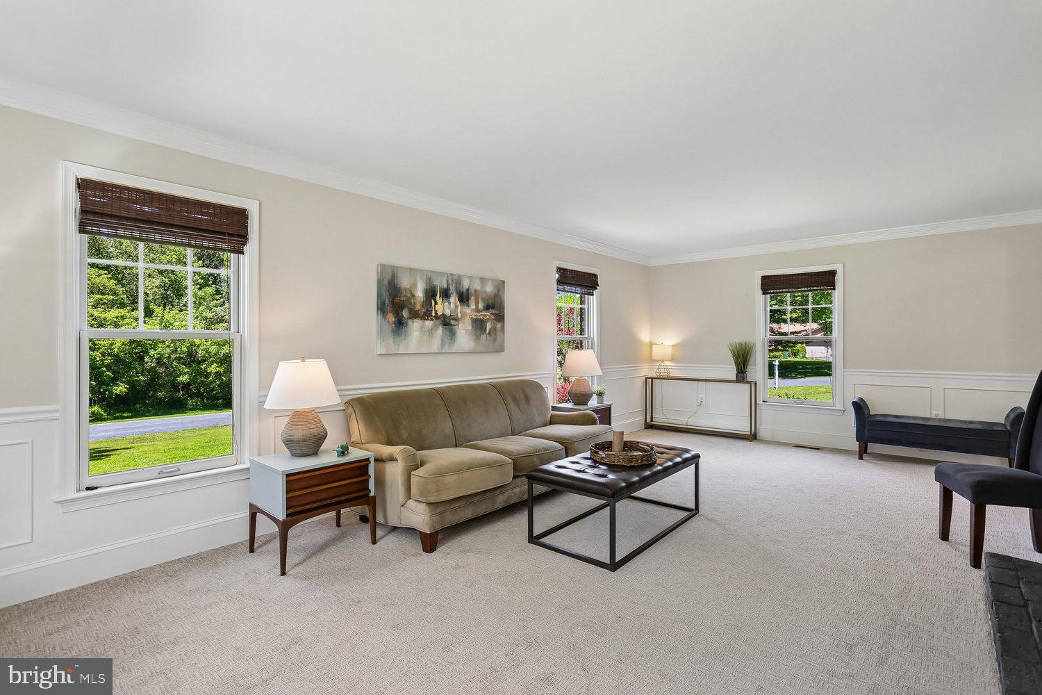 20920 Sunnyacres Road Gaithersburg, MD 20882 - Photo 7 of 64 Living room with tons of natural light