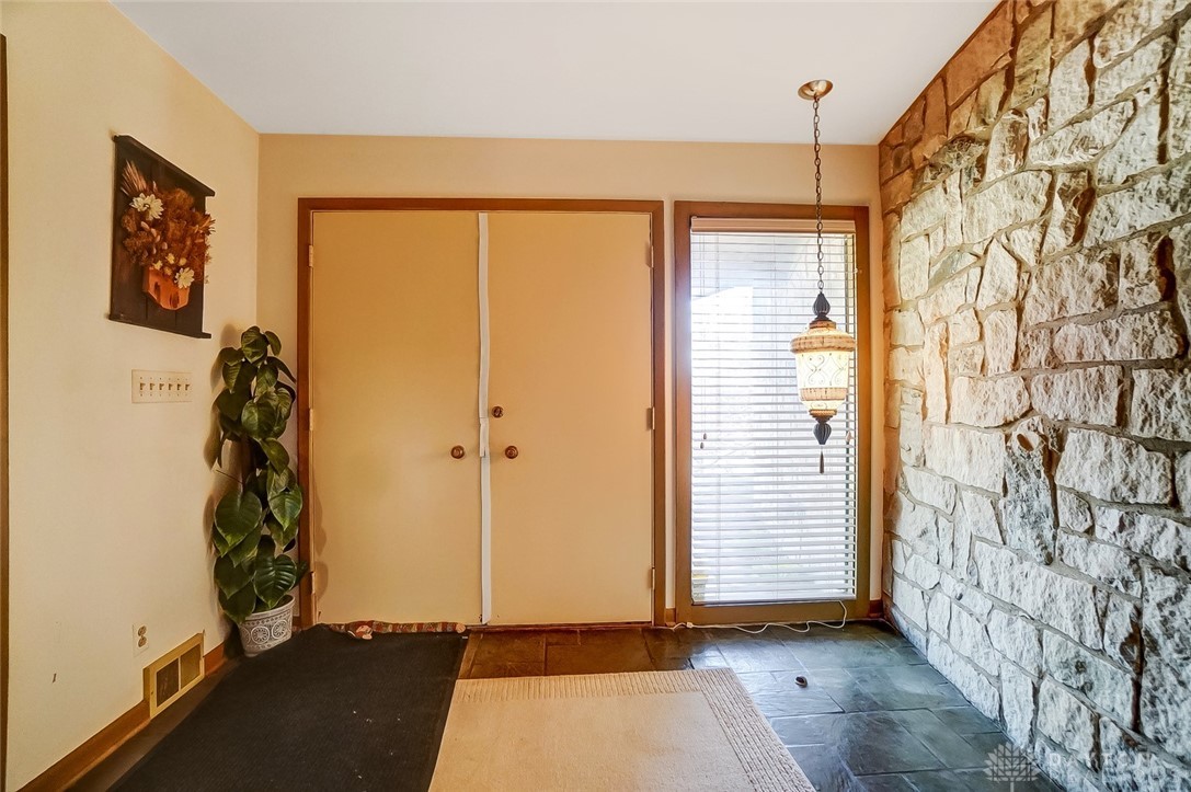 274 Greenhill Road Dayton, OH 45405 - Photo 6 of 64 Gallery Image 6