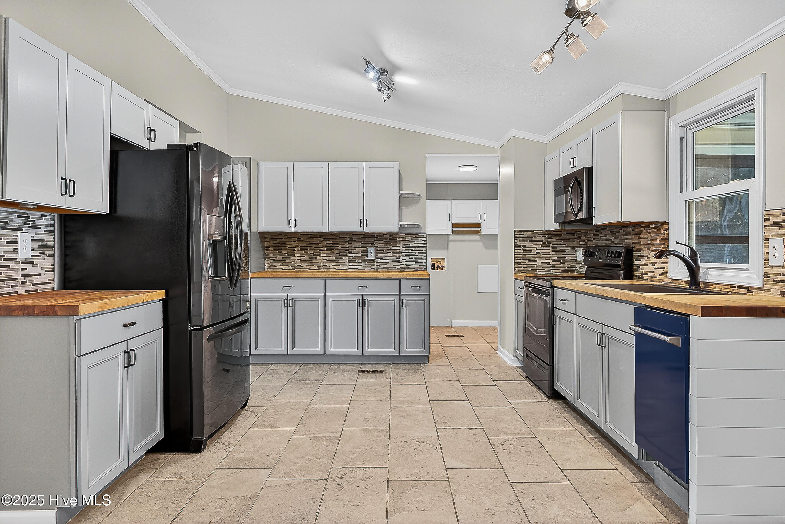851 Sand Ridge Road Hubert, NC 28539 - Photo 11 of 42 12