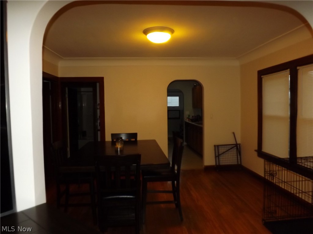 3325 Ralph Avenue Cleveland, OH 44109 - Photo 3 of 14 Dining room