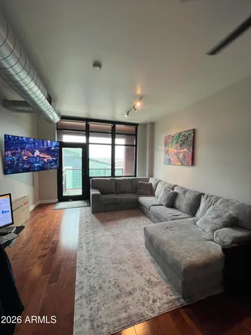 $2,100 | 310 South 4th Street, Unit 1408, Phoenix, AZ 85004