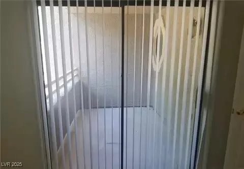 $1,300 | 5054 South Rainbow Boulevard, Unit 104, Las Vegas, NV 89118