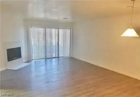 $1,300 | 5054 South Rainbow Boulevard, Unit 104, Las Vegas, NV 89118