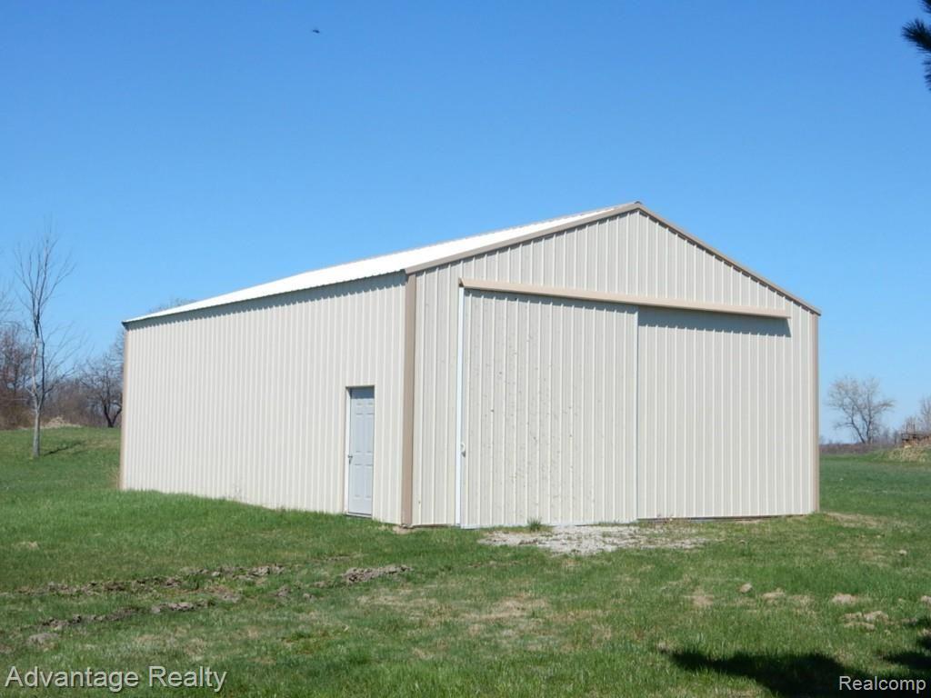 5337 Welch Road Emmett, MI 48022 - Photo 4 of 20 40 X 30 Barn.jpg