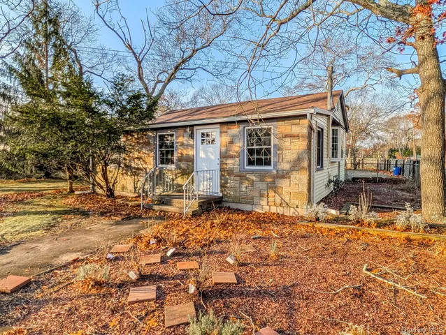 $499,999 | 15 Short Street, Flanders, NY 11901