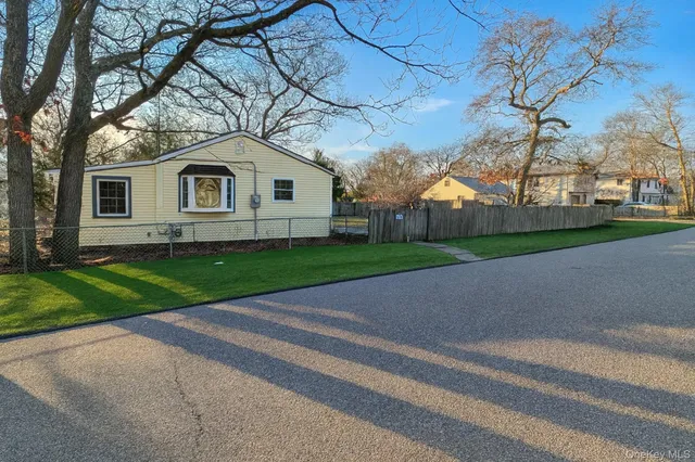 $499,999 | 15 Short Street, Flanders, NY 11901