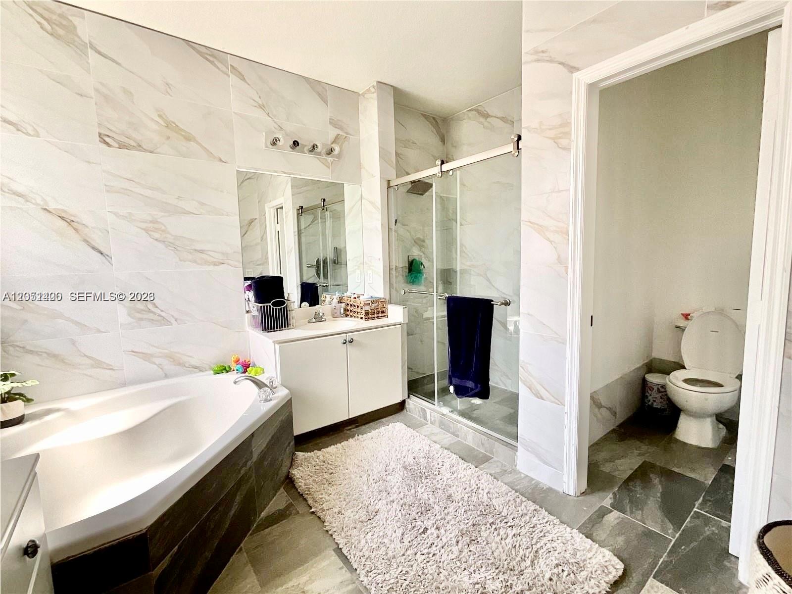 7472 Northwest 112 Path Doral, FL 33178 - Photo 23 of 40