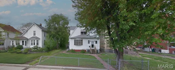 $14,900 | 559 North 24th Street, East St. Louis, IL 62205