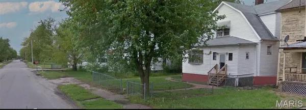 $14,900 | 559 North 24th Street, East St. Louis, IL 62205
