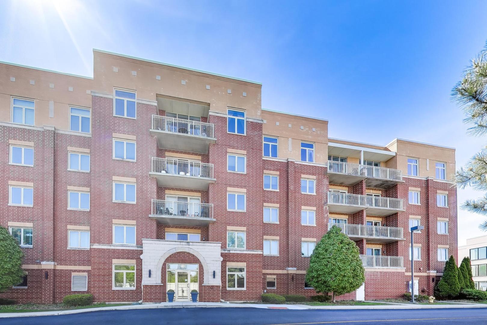 500 East St Charles Road, Unit 510 Lombard, IL 60148 - Photo 6 of 28 a front view of a building