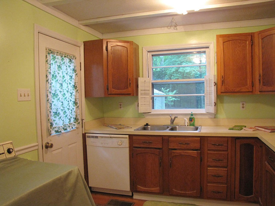 121 Oak Road Norris, TN 37828 - Photo 9 of 12 Kitchen entry