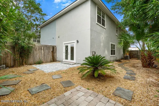 $2,750 | 66 West 14th Street, Atlantic Beach, FL 32233