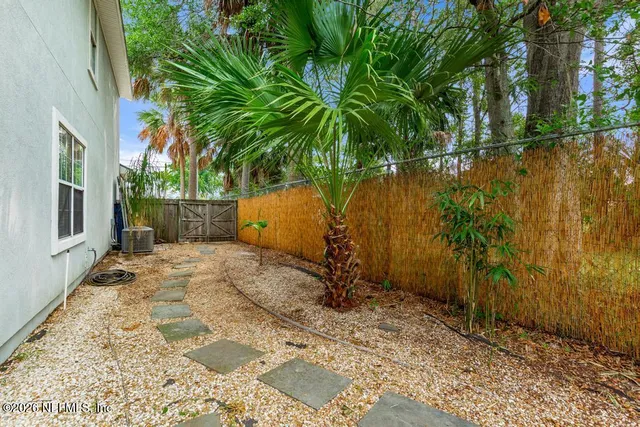 $2,750 | 66 West 14th Street, Atlantic Beach, FL 32233