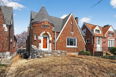 $310,000 | 5241 Lindenwood Avenue, St. Louis, MO 63109