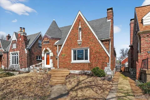 $310,000 | 5241 Lindenwood Avenue, St. Louis, MO 63109