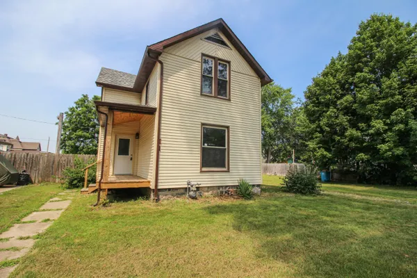 $229,999 | 112 North Andrews Street, Three Rivers, MI 49093