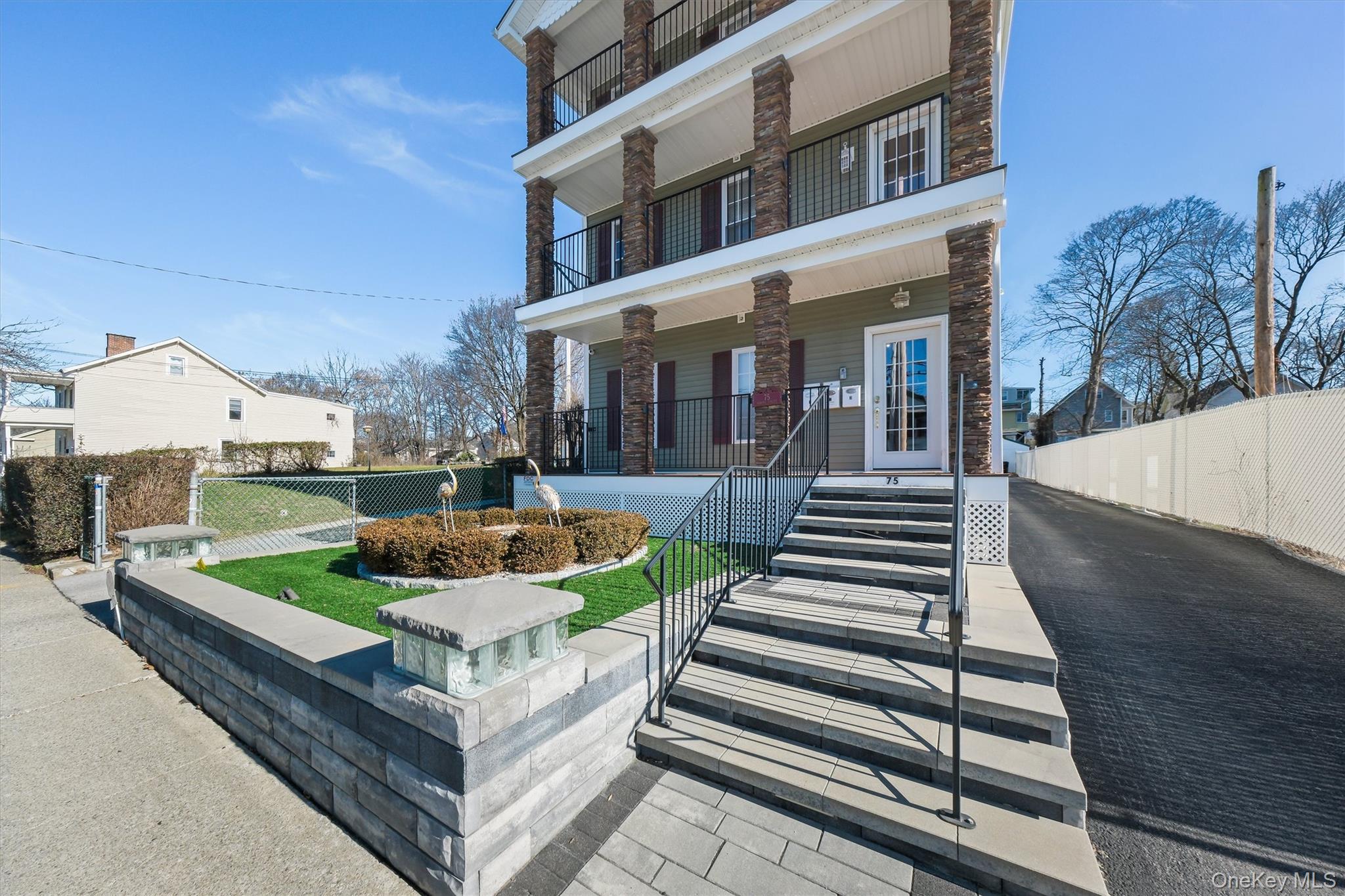 75 Albany Street, Unit 3 Poughkeepsie, NY 12601 - Photo 4 of 27