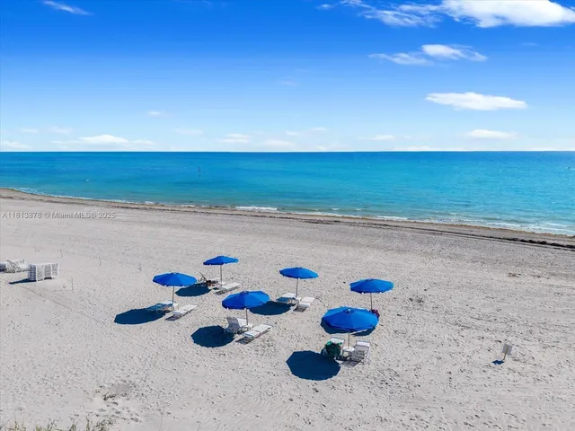 a view of a tennis court