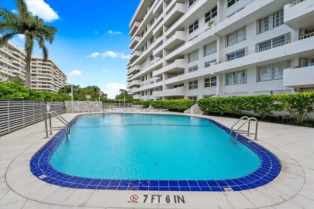 a view of a multi story building