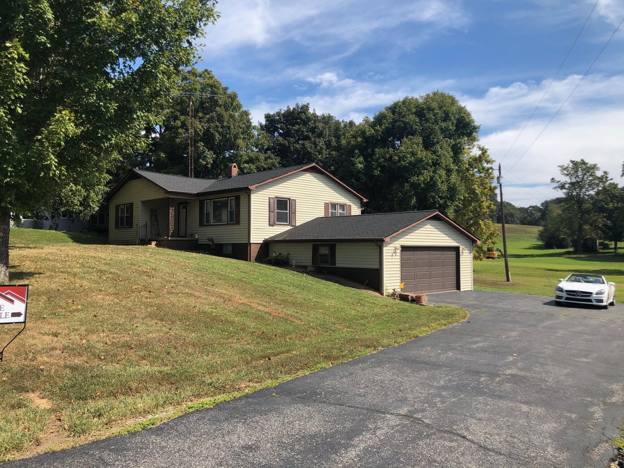 82 Hopewell Road Kuttawa, KY 42055 - Photo 3 of 26 IMG_8988