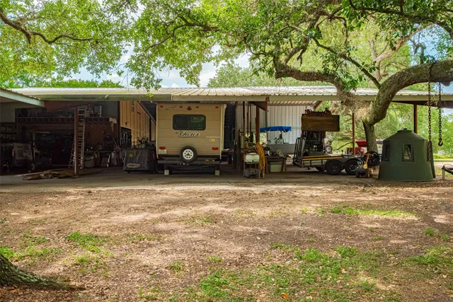 $640,000 | 19231 Farm To Market Road 442, Boling, TX 77420