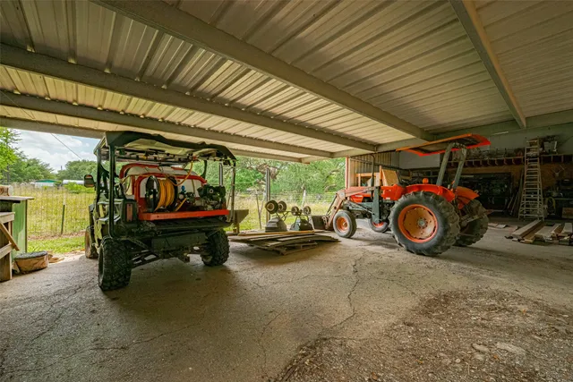 $640,000 | 19231 Farm To Market Road 442, Boling, TX 77420