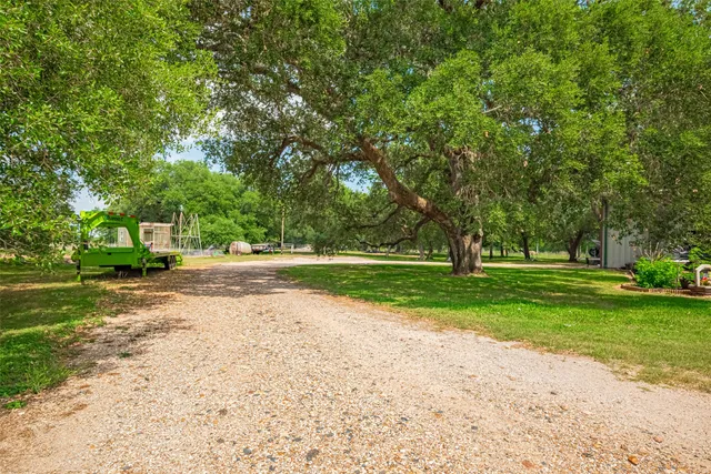 $640,000 | 19231 Farm To Market Road 442, Boling, TX 77420