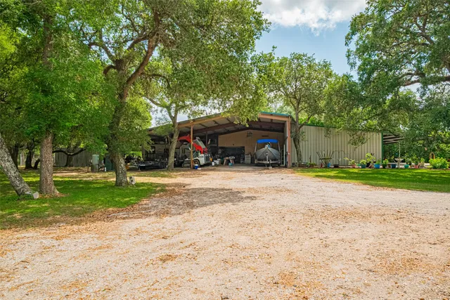 $640,000 | 19231 Farm To Market Road 442, Boling, TX 77420