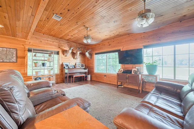 $640,000 | 19231 Farm To Market Road 442, Boling, TX 77420