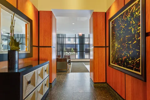 $575,000 | 160 East Illinois Street, Unit 1008, Chicago, IL 60611