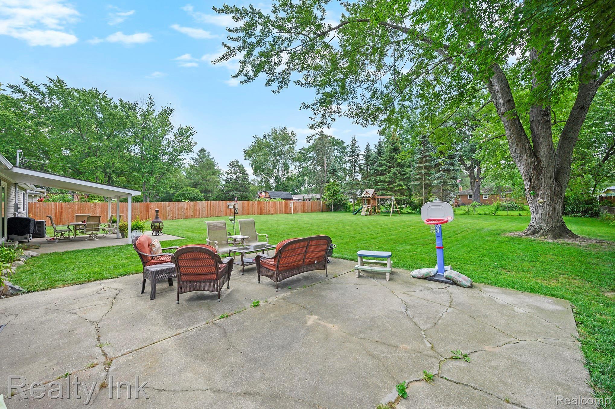 61803 Rambling Way South Lyon, MI 48178 - Photo 21 of 27 61803 Rambling_35.jpg
