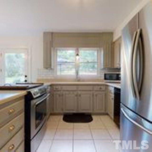 125 Railroad Road Benson, NC 27504 - Photo 12 of 24 Gallery Image 12