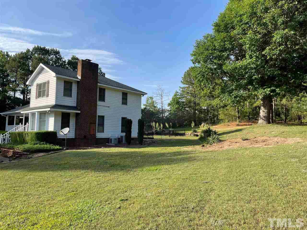 125 Railroad Road Benson, NC 27504 - Photo 4 of 24 Gallery Image 4