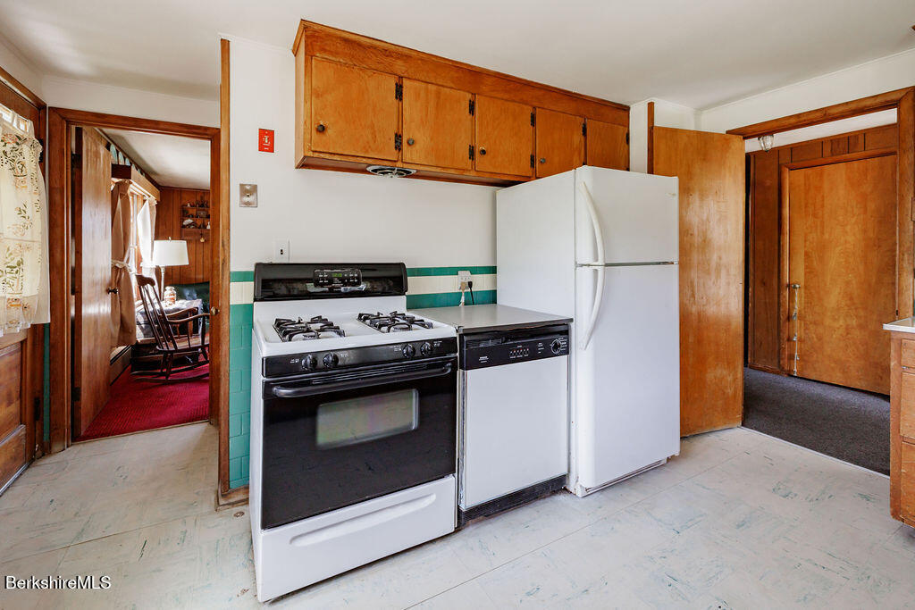 45 Swamp Road West Stockbridge, MA 01266 - Photo 11 of 56 Kitchen