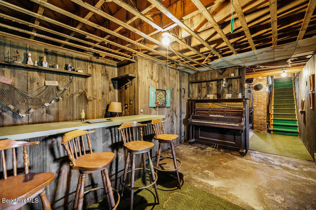 45 Swamp Road West Stockbridge, MA 01266 - Photo 36 of 56 a balcony with table and chairs