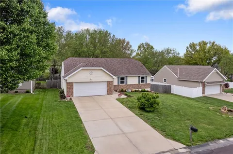 $365,000 | 10554 Bradshaw Street, Overland Park, KS 66215