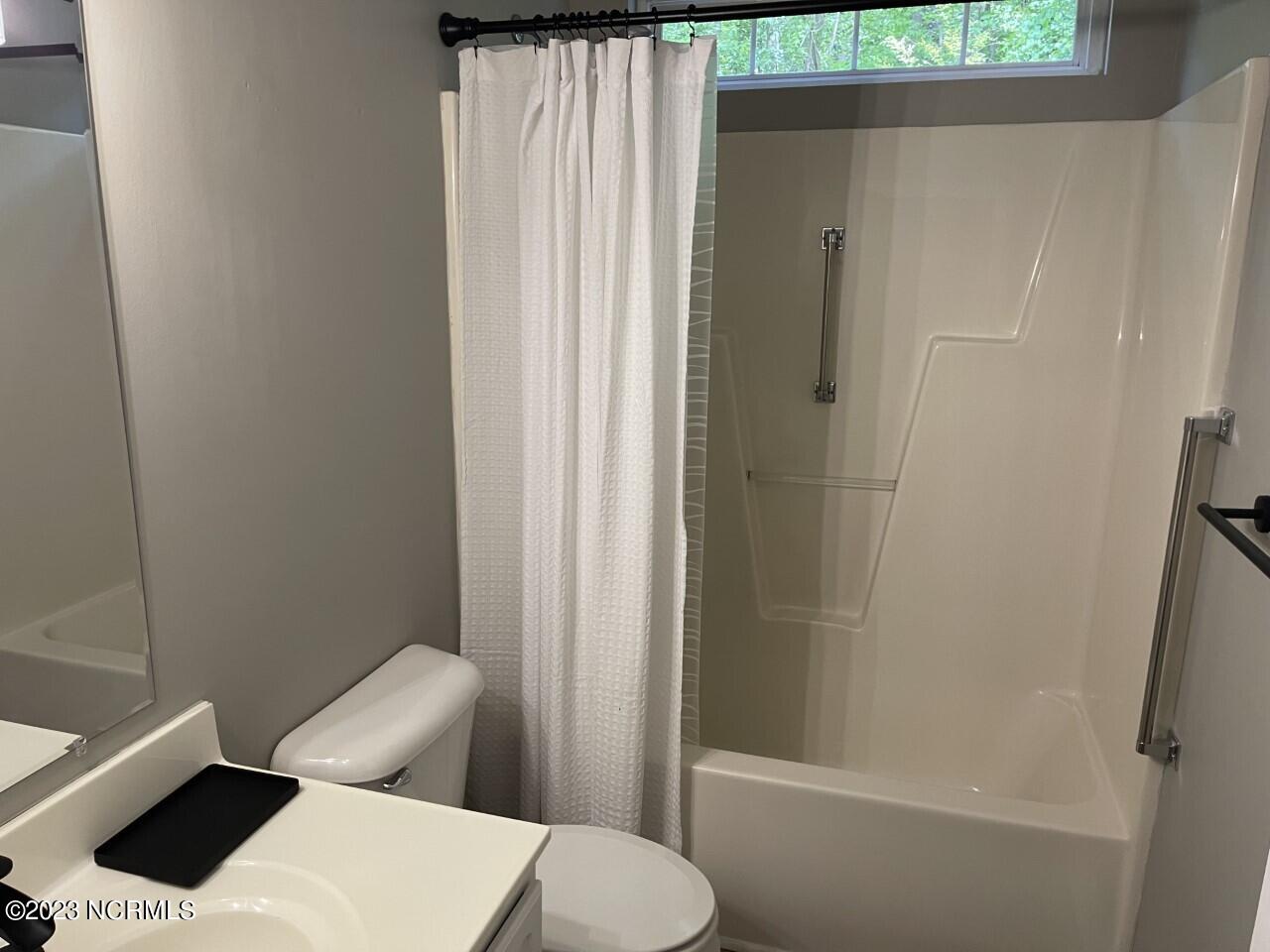 400 Balcombe Road Rocky Point, NC 28457 - Photo 9 of 27 Balcombe-Bathroom