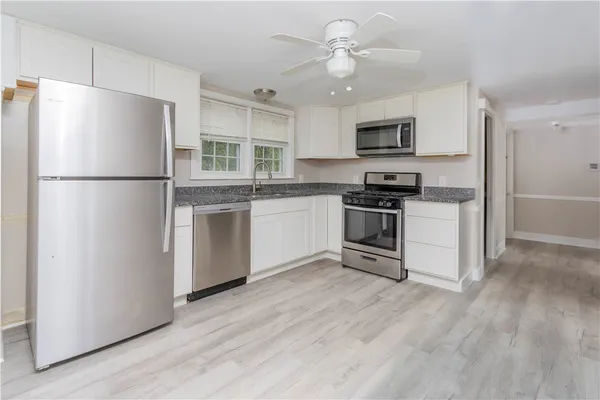 $2,100 | 31 Kirby Street, Unit 1, Barrington, RI 02806