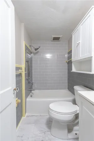 $2,100 | 31 Kirby Street, Unit 1, Barrington, RI 02806