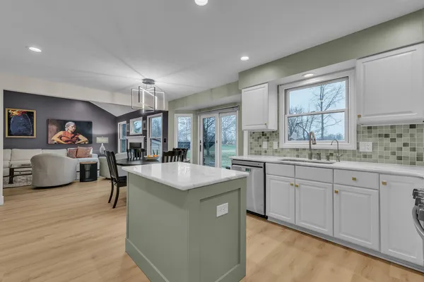 $775,000 | 9838 Woodbend Drive, Saline, MI 48176