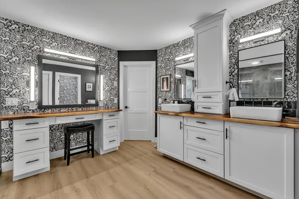 $775,000 | 9838 Woodbend Drive, Saline, MI 48176